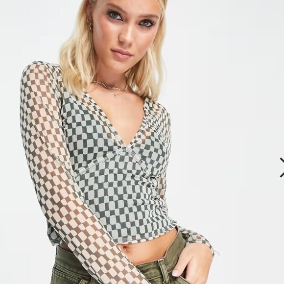 Abercrombie & Fitch printed mesh tee in green | XS - Picture 1 of 5